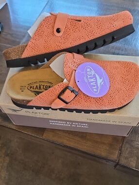 Plakton Size 10 Peach Perforated Leather Clog Mules NEW